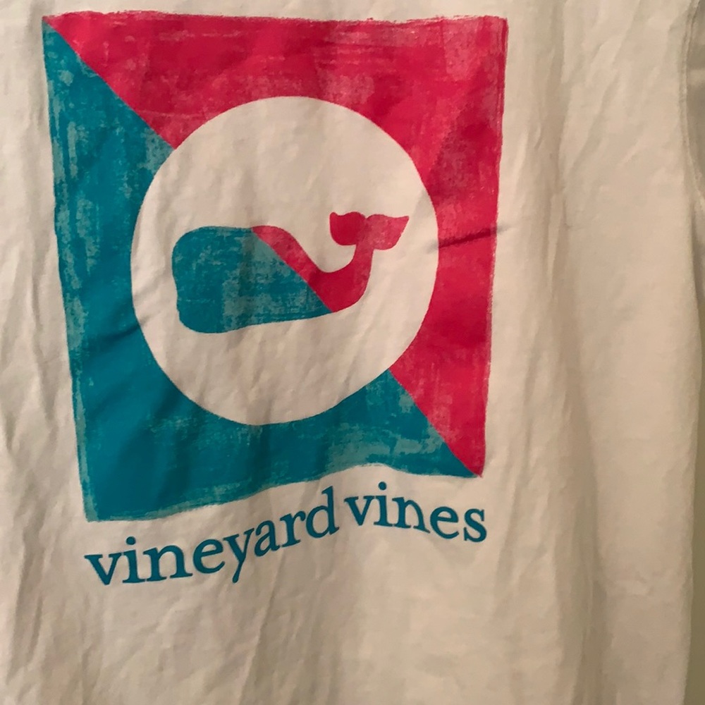 Vineyard Vines t shirt - size small